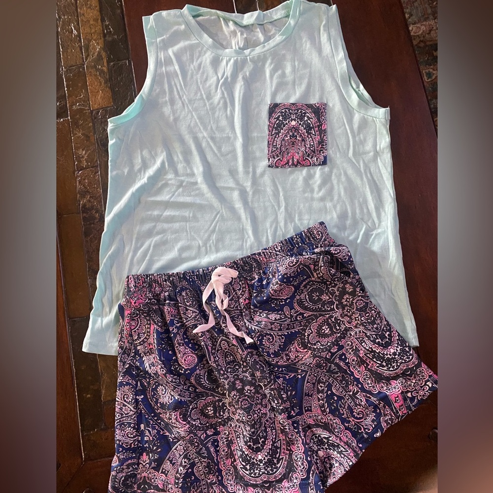 Emery Rose 2 Piece Top and Shorts (M)